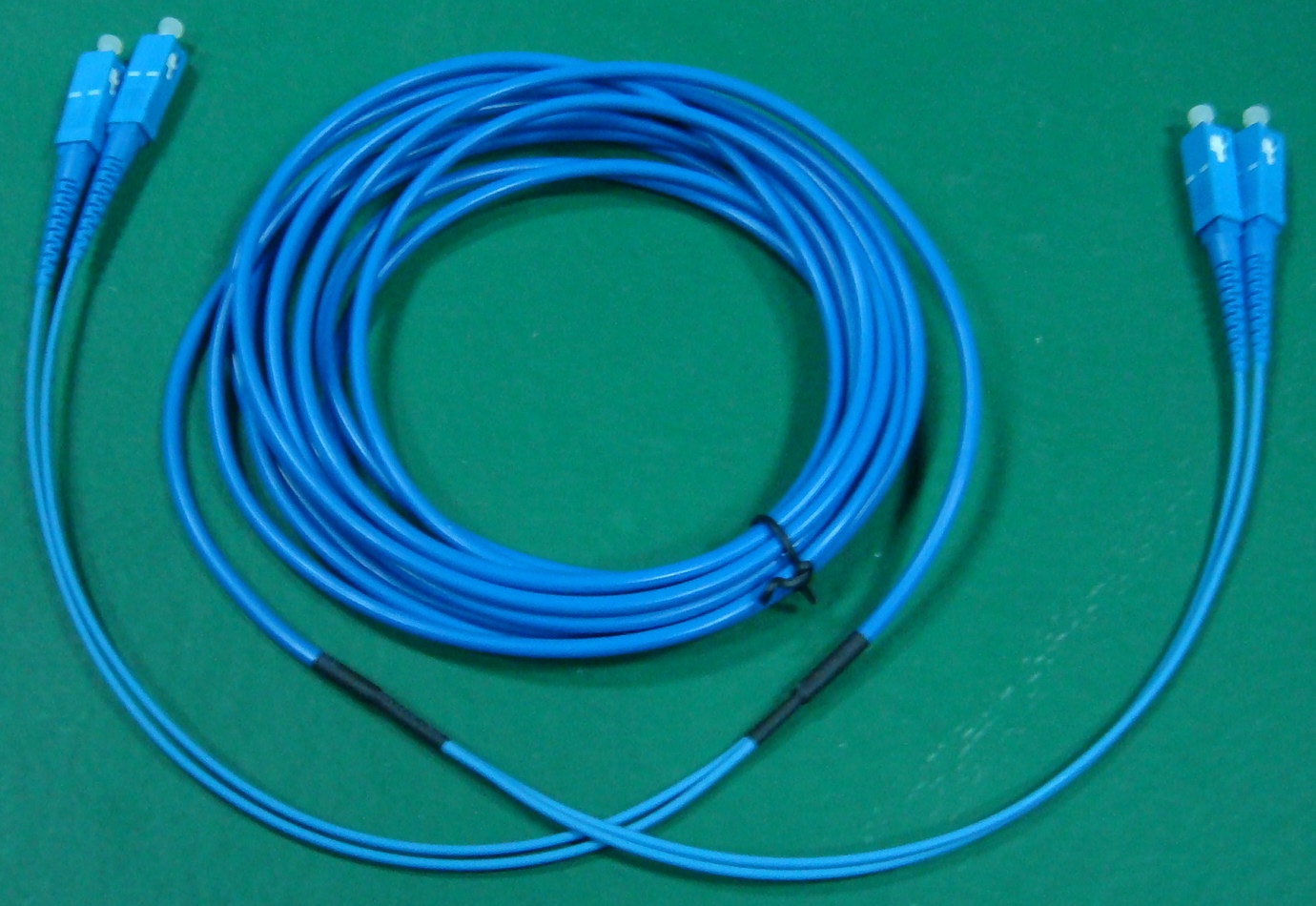 FO patch cord duplex armovaný 50/125 SC-SC 110m 502710795888